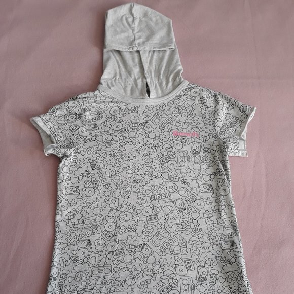 Bench Womens Short-Sleeved Hoodie with Black/White Cartoon Graphic Print, Sz. M - Picture 2 of 14